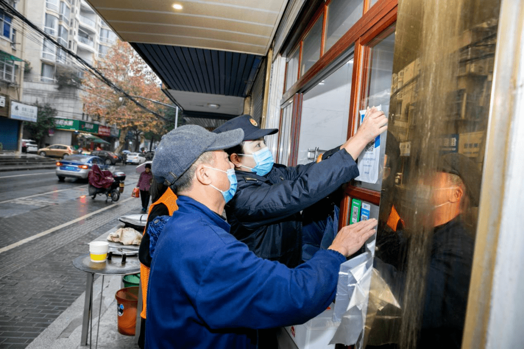 疫情轻度地区快递进小区.防疫进入下半场,部分地区快递小哥已经可以进入小区？-第1张图片